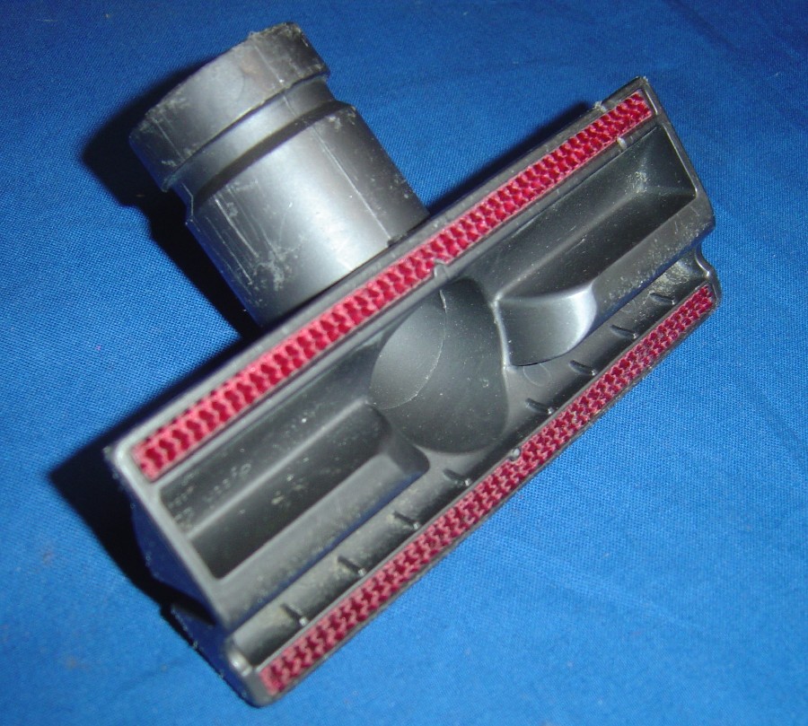 DYSON UPHOLSTRY TOOL, FITS MANY MODELS - USED DYSON UPHOLSTRY TOOL, FITS MANY MODELS - USED